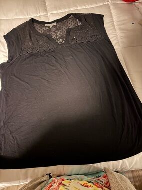 Daniel Rainn Black Short Sleeve Eyelet Yoke Tunic Top